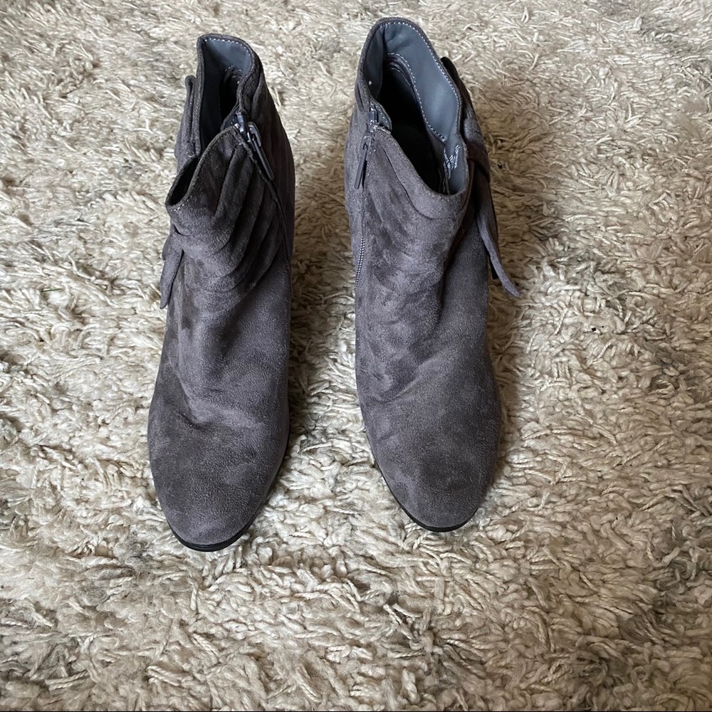 NWOT IMPO Onstage Slate Grey Faux Suede Boots - Picture 6 of 9